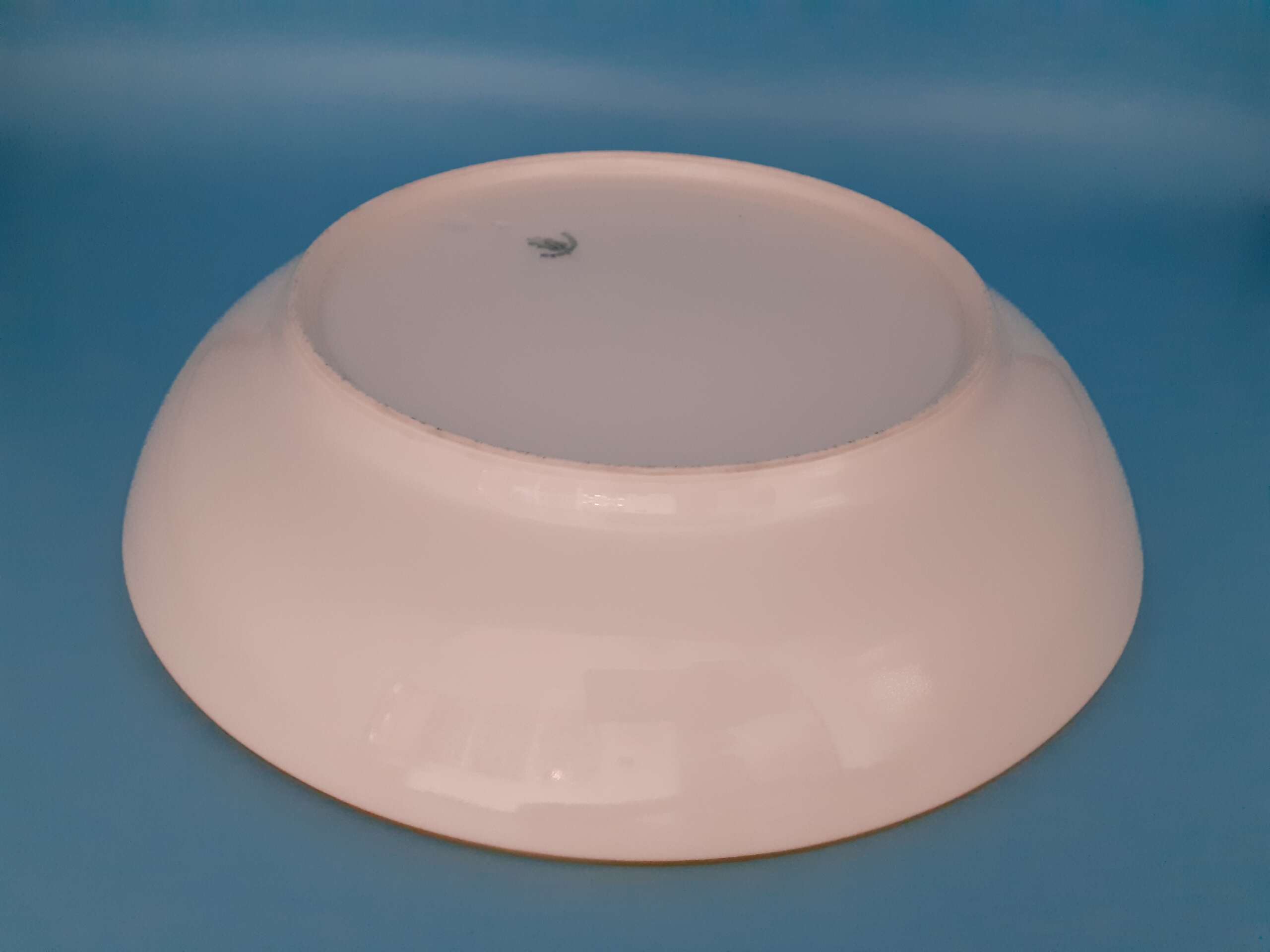 Nymphenburg Porcelain Large Serving Bowl from Adolf Hitler`s personal Formal Tableware at the Deutscher Hof - Image 4