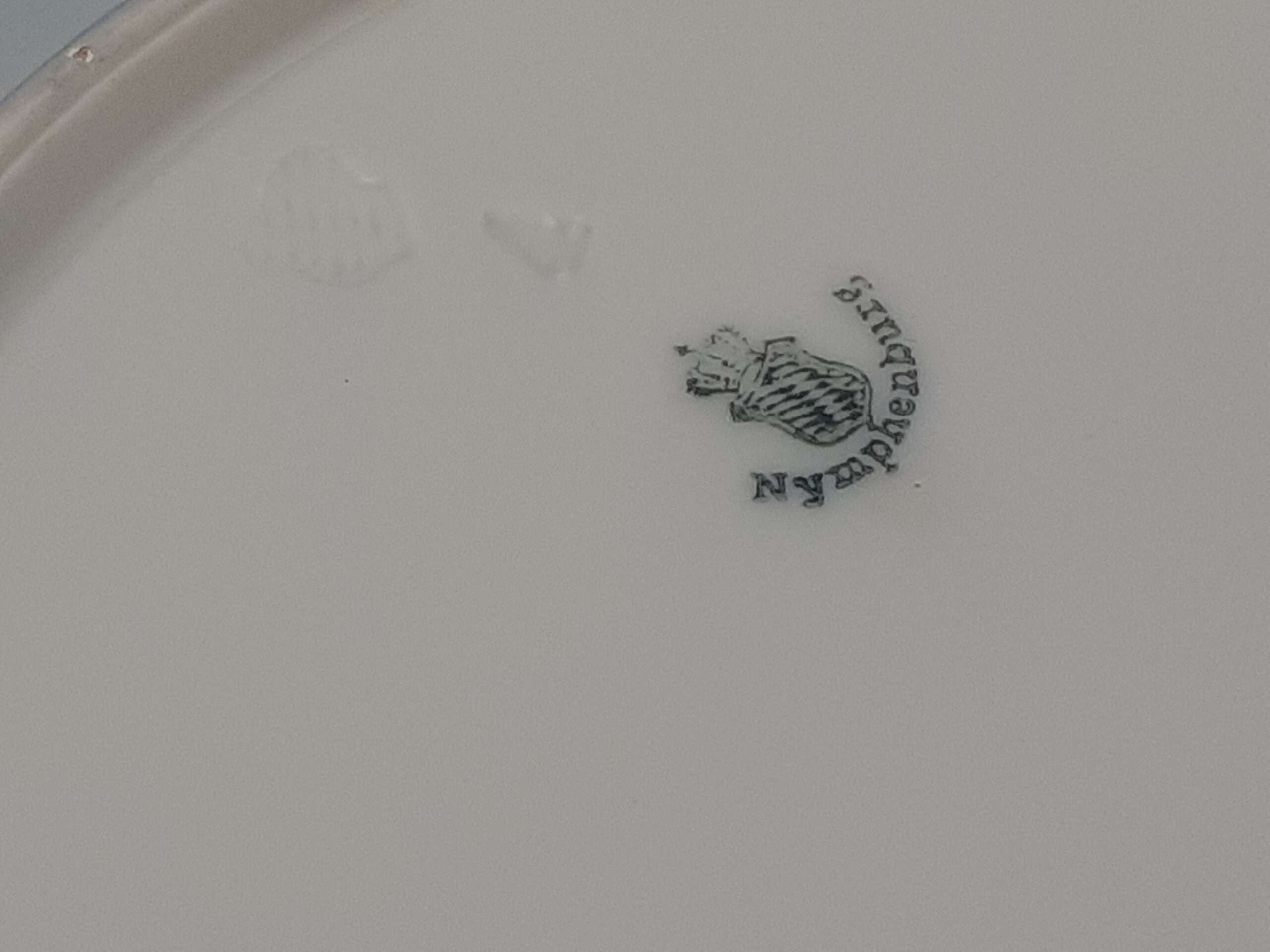 Nymphenburg Porcelain Large Serving Bowl from Adolf Hitler`s personal Formal Tableware at the Deutscher Hof - Image 6