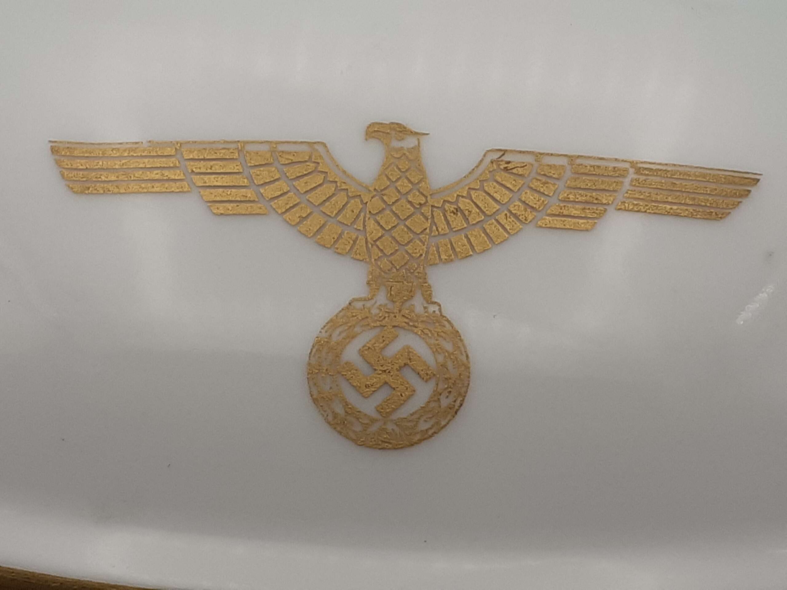 Nymphenburg Porcelain Lidded Soup Tureen from Adolf Hitler`s personal Formal Tableware at the Deutscher Hof - Image 12