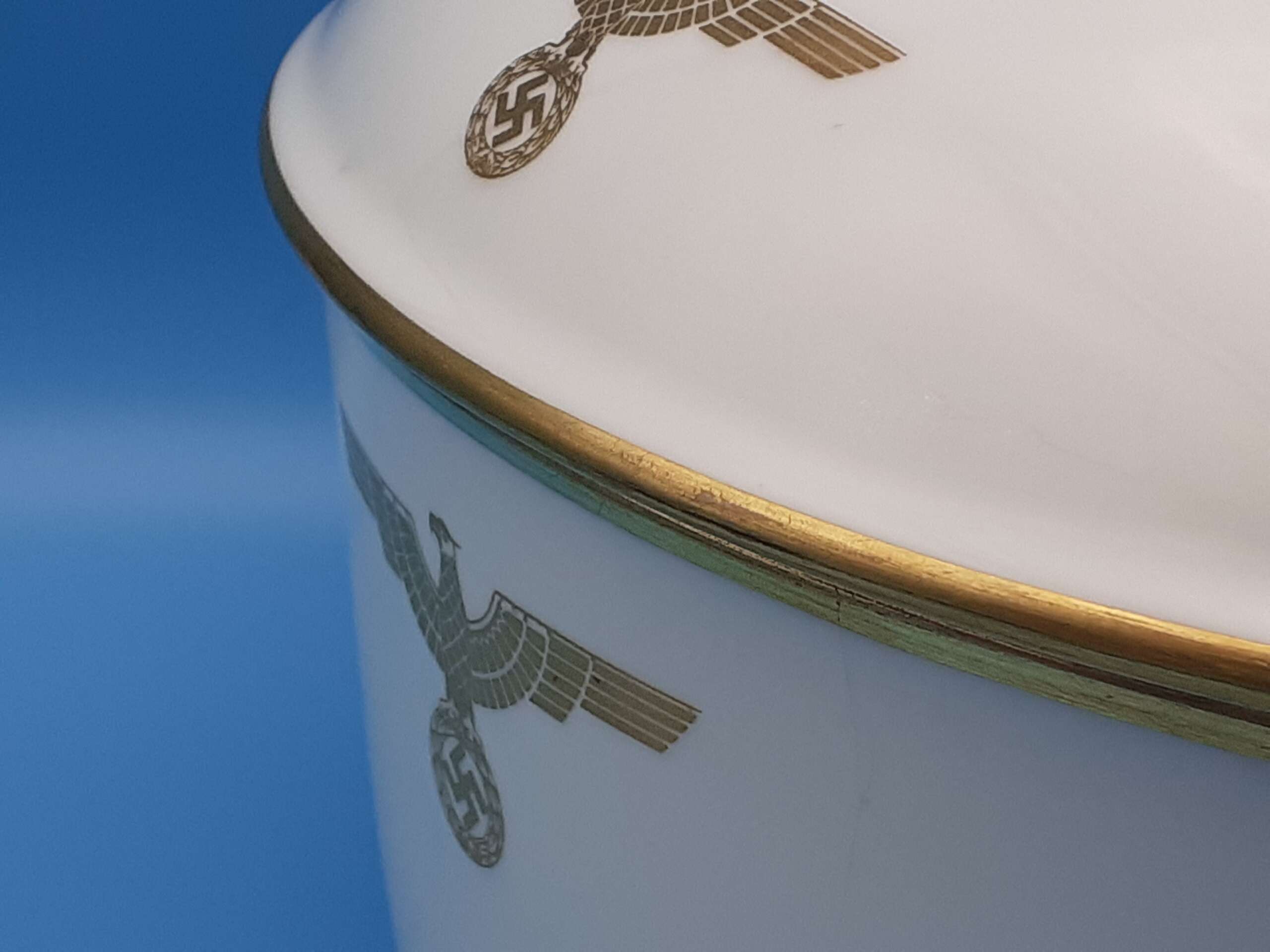 Nymphenburg Porcelain Lidded Soup Tureen from Adolf Hitler`s personal Formal Tableware at the Deutscher Hof - Image 13