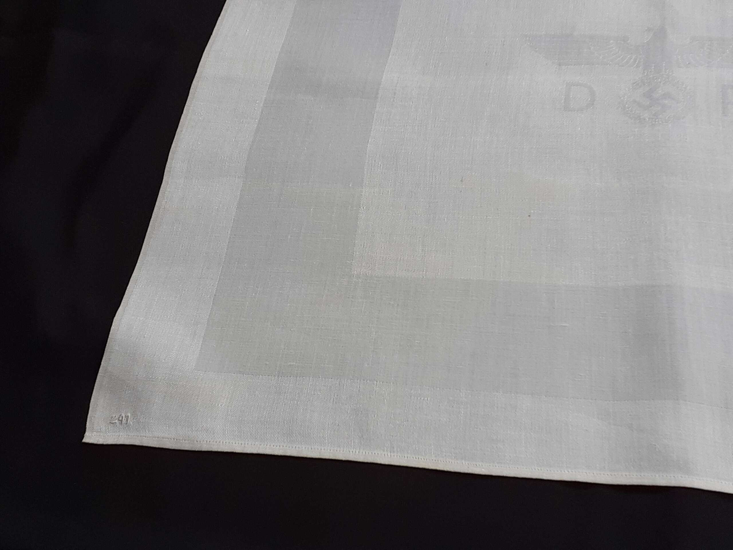Deutsche Reichsbahn Informal Linen Napkin from Hermann Göring`s First Dining Wagon 10 ‘241’ - Image 5