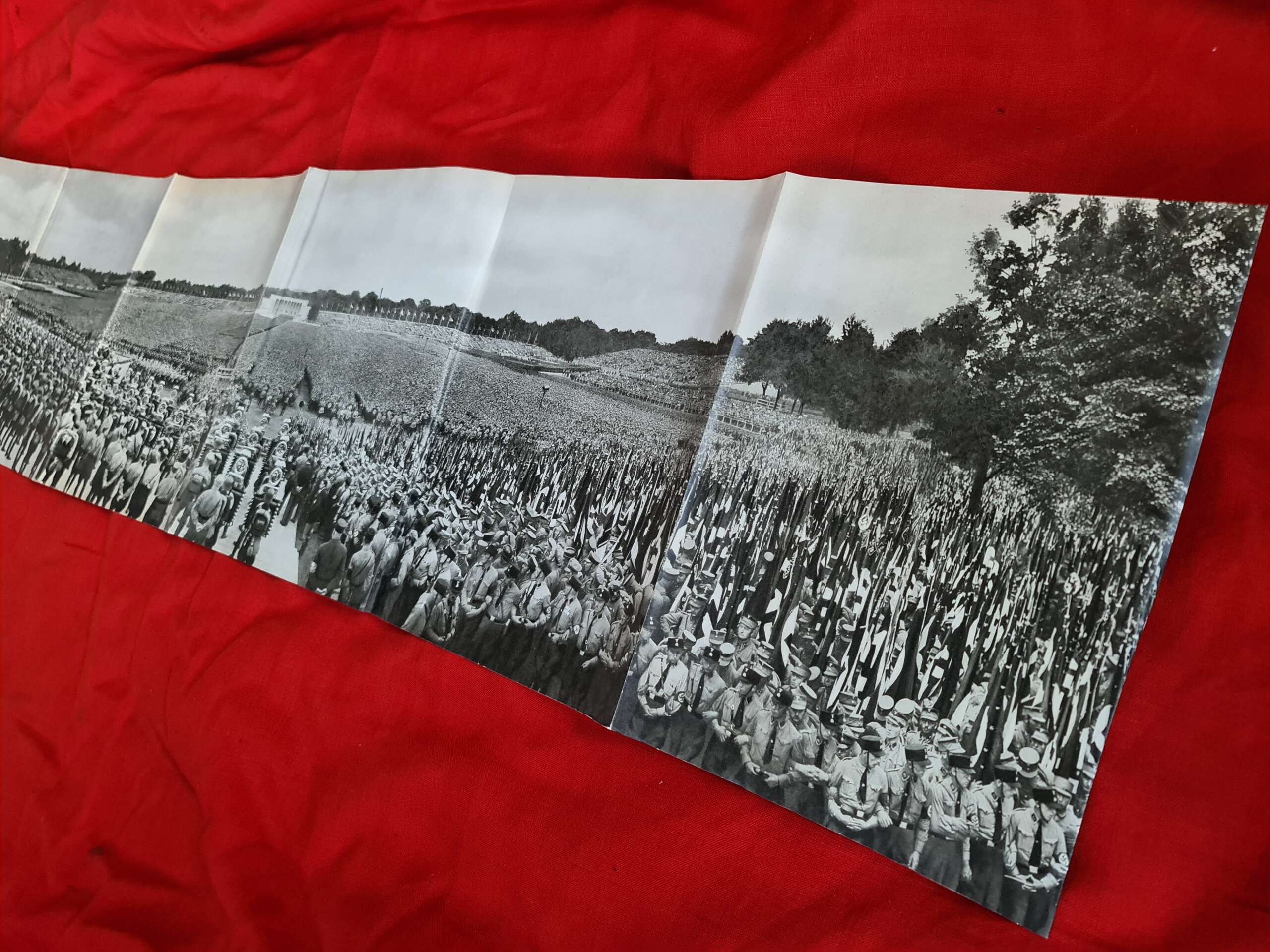 Deutschland Erwacht (Germany Awaken) Cigarette Card Photo Book with Rare Original Dust Jacket - Image 30