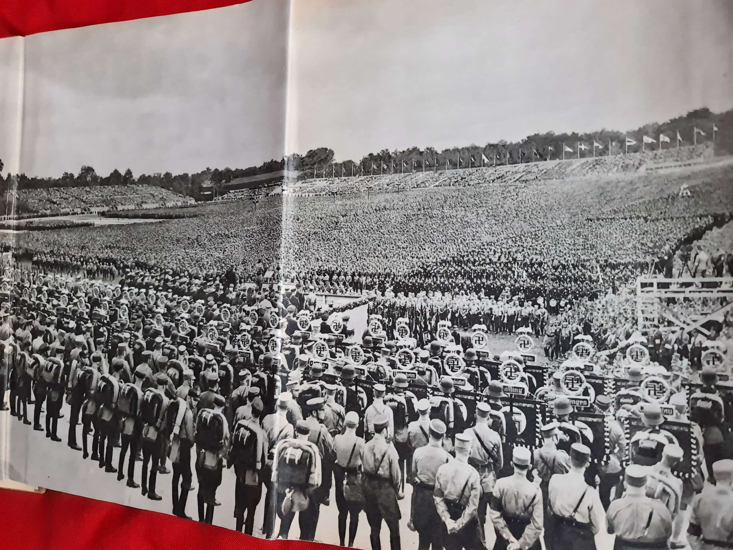 Deutschland Erwacht (Germany Awaken) Cigarette Card Photo Book with Rare Original Dust Jacket - Image 31