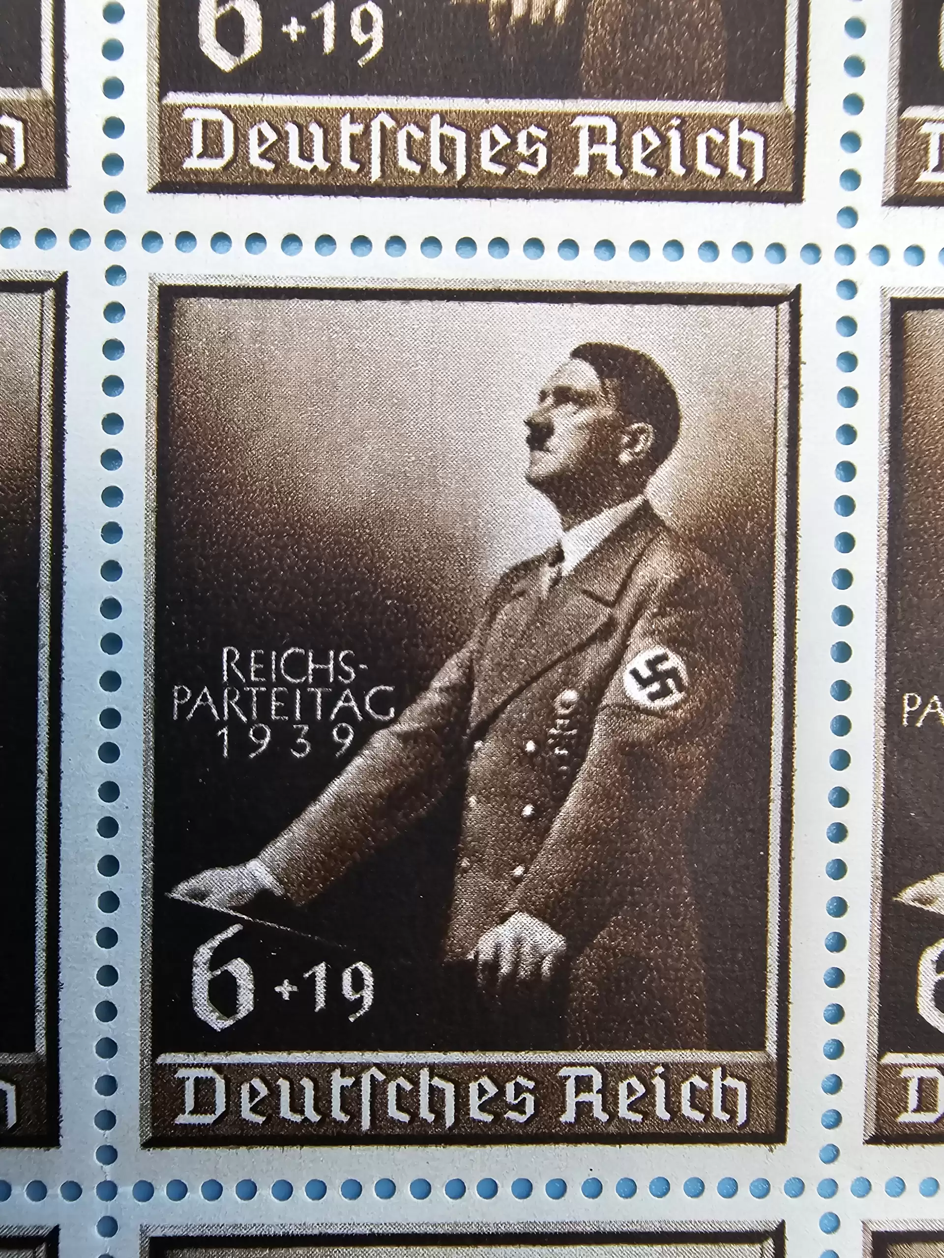 Third Reich Stamps; 1939 Adolf Hitler Portrait with additional inscription "Reichparteitag 1939" sheet of 50 stamps, VF NH - Image 5