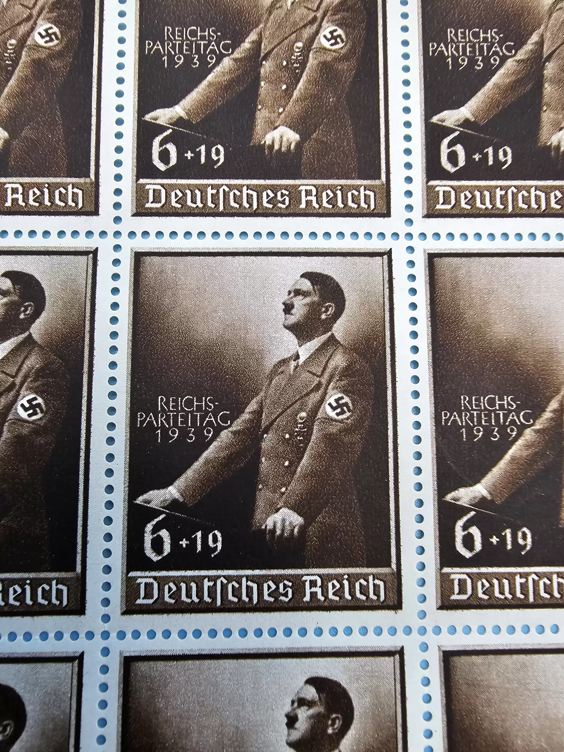 Third Reich Stamps; 1939 Adolf Hitler Portrait with additional inscription "Reichparteitag 1939" sheet of 50 stamps, VF NH - Image 4