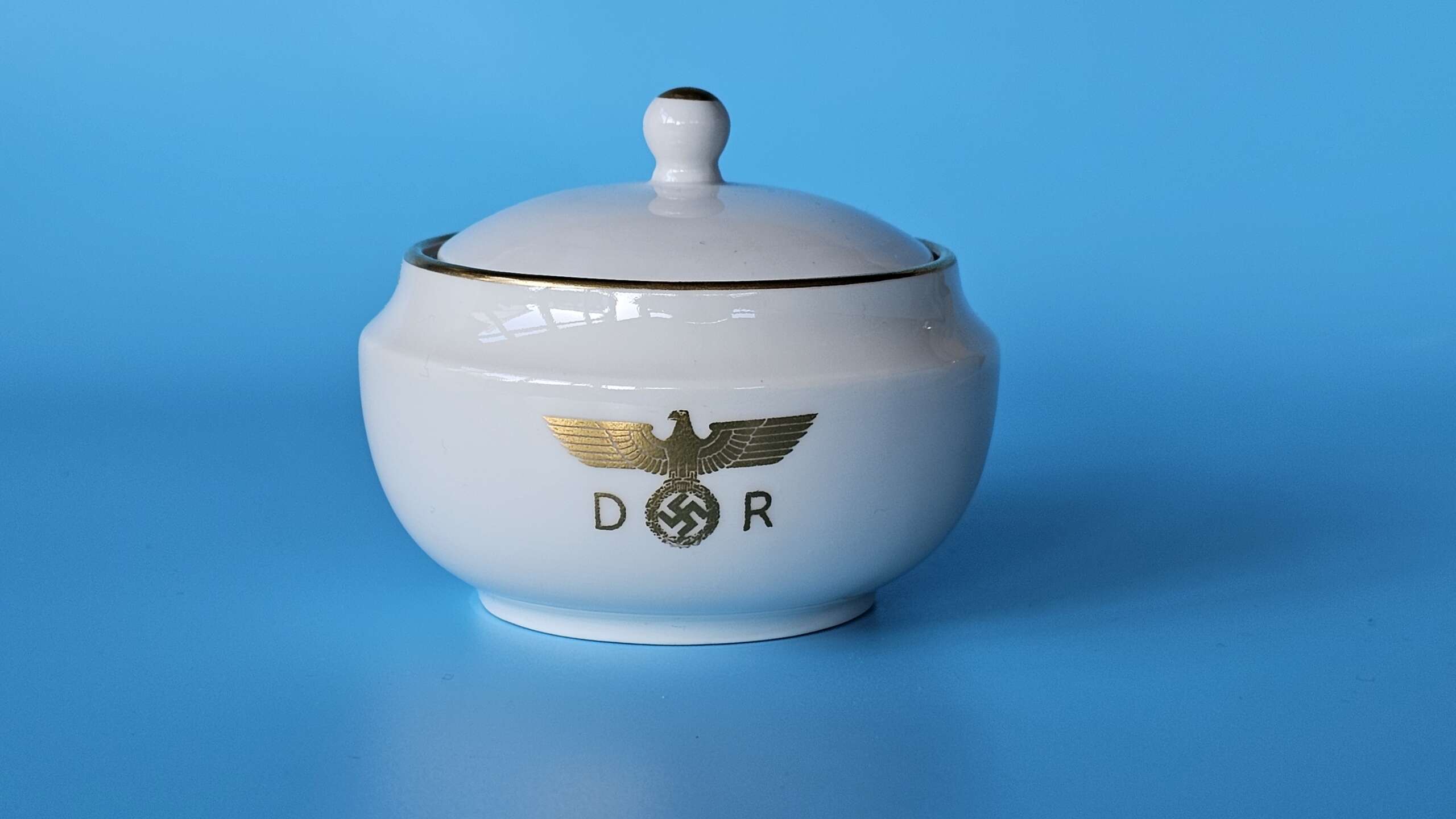 Nymphenburg Porcelain Lidded Sugar Bowl from Adolf Hitler's Sonderzug.