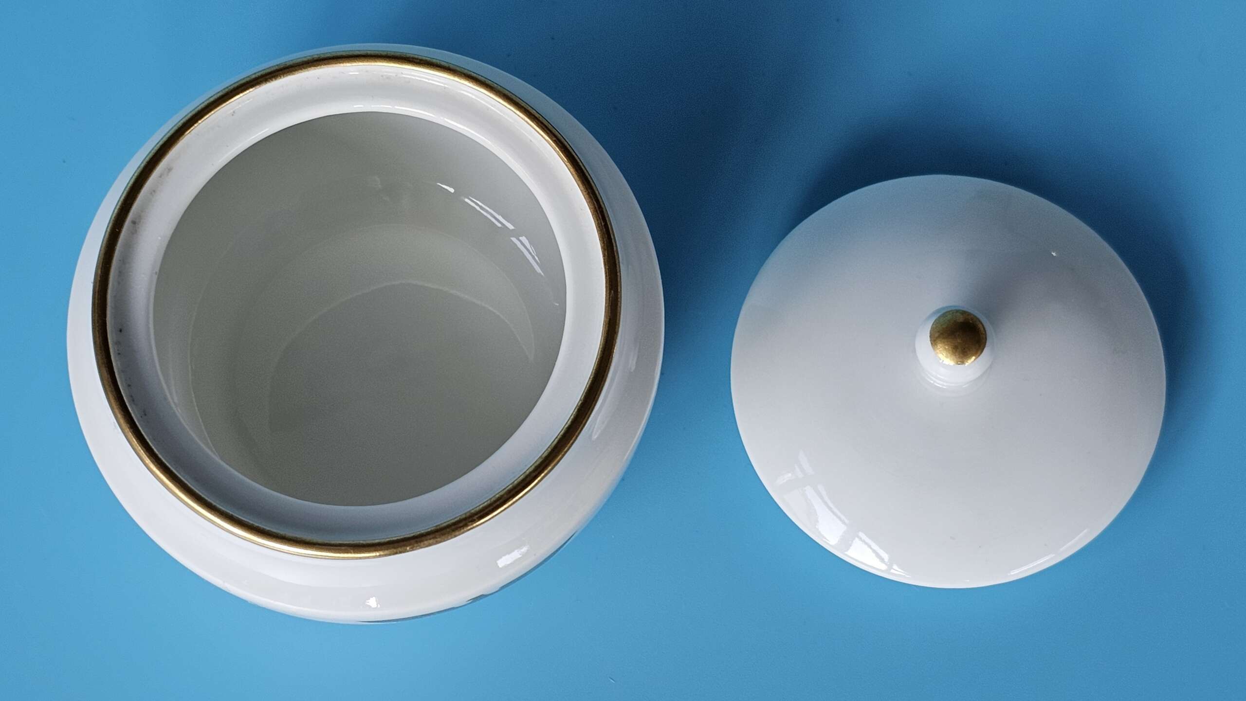 Nymphenburg Porcelain Lidded Sugar Bowl from Adolf Hitler's Sonderzug. - Image 8