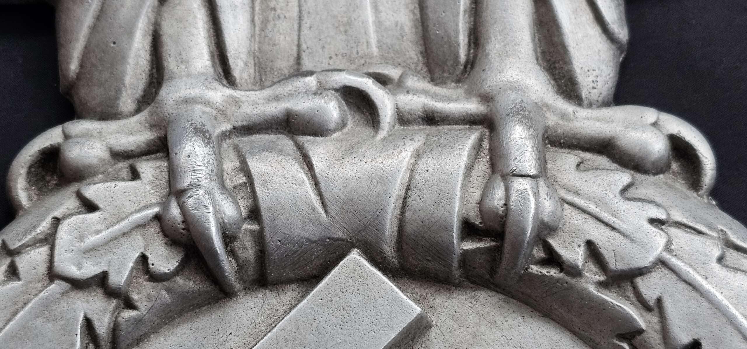 DEUTSCHE REICHSBAHN ADLER, 28,1/2″ (72.5cm) TRAIN EAGLE BY RHEINMETALL BORSIG, COMPLETE WITH IT'S ORIGINAL 'D' & 'R' LETTERS - Image 10