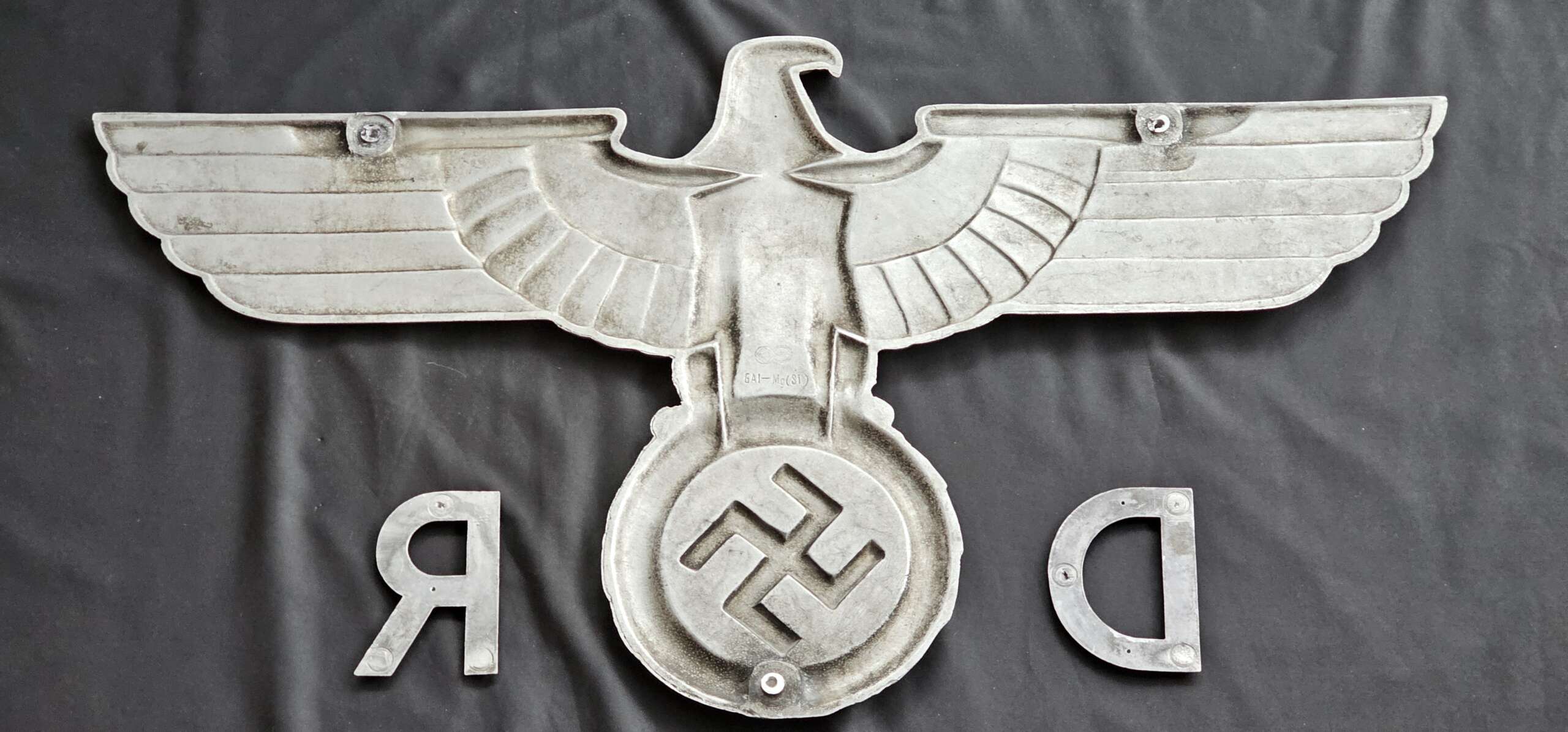 DEUTSCHE REICHSBAHN ADLER, 28,1/2″ (72.5cm) TRAIN EAGLE BY RHEINMETALL BORSIG, COMPLETE WITH IT'S ORIGINAL 'D' & 'R' LETTERS - Image 15