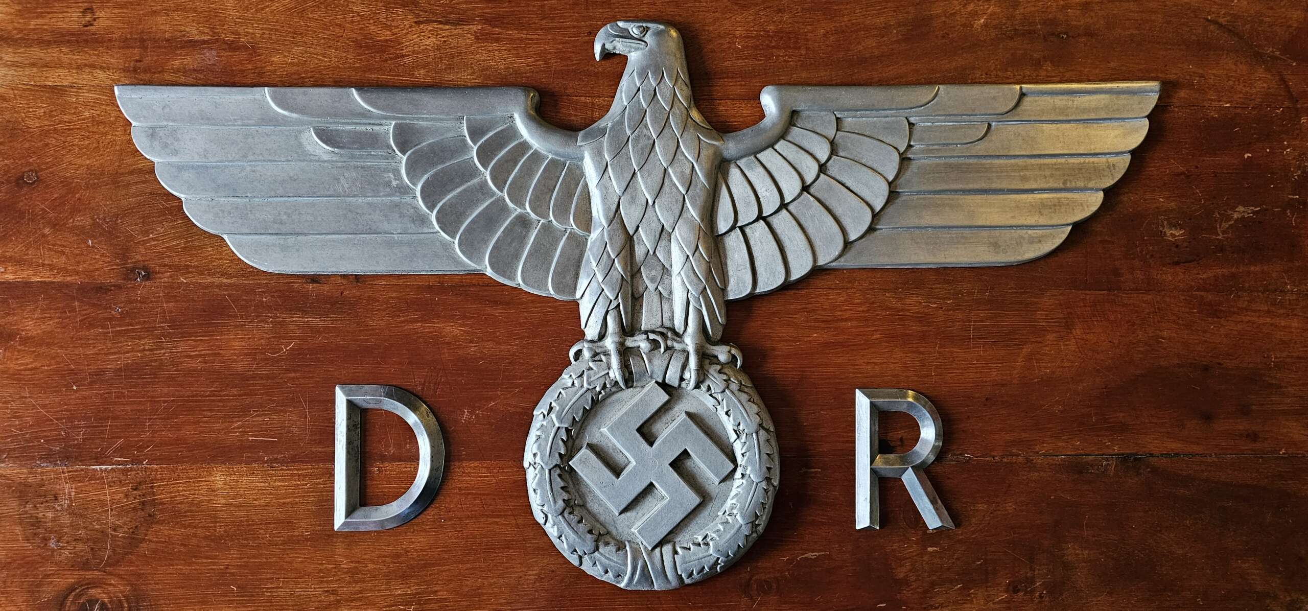 DEUTSCHE REICHSBAHN ADLER, 28,1/2″ (72.5cm) TRAIN EAGLE BY RHEINMETALL BORSIG, COMPLETE WITH IT'S ORIGINAL 'D' & 'R' LETTERS - Image 16