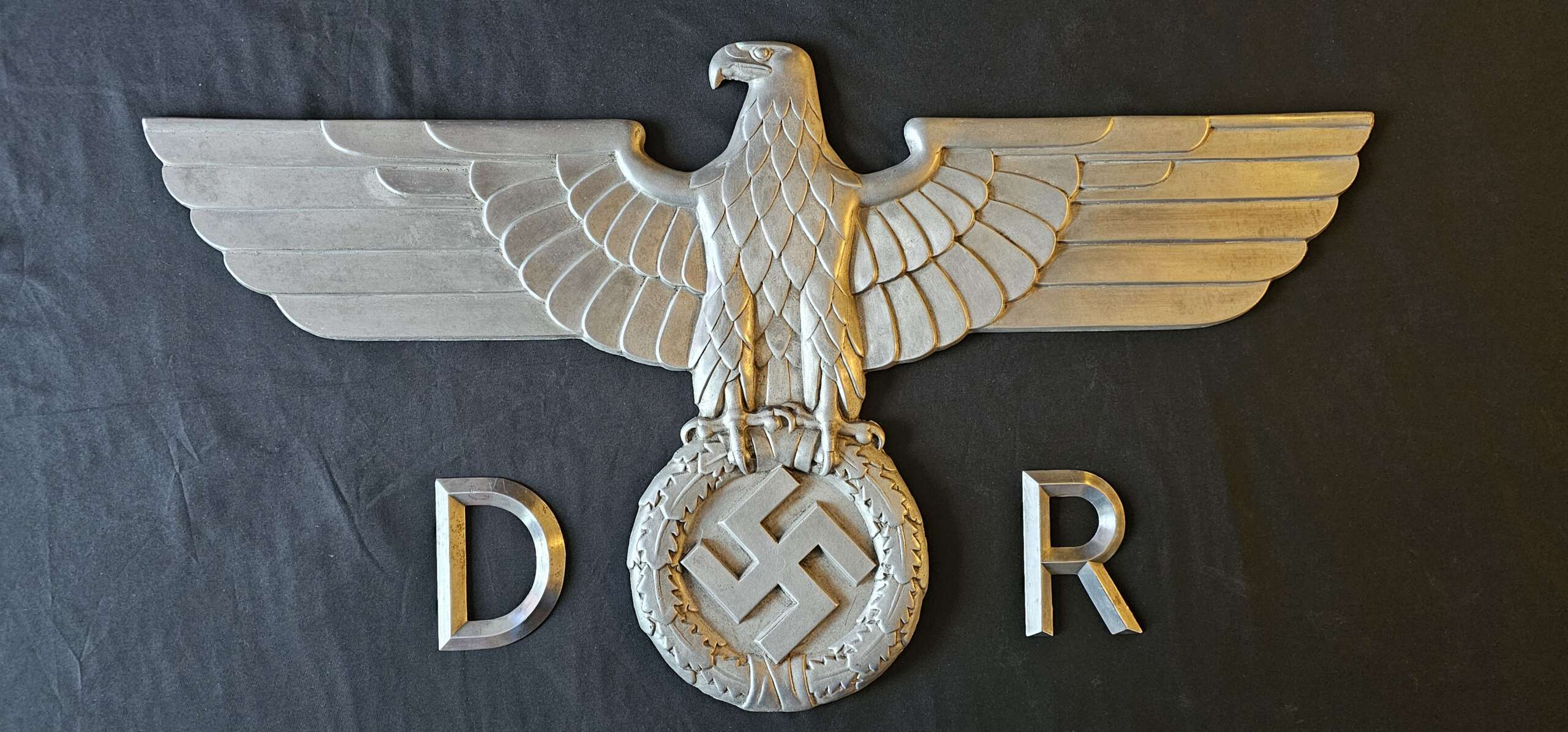 DEUTSCHE REICHSBAHN ADLER, 28,1/2″ (72.5cm) TRAIN EAGLE BY RHEINMETALL BORSIG, COMPLETE WITH IT'S ORIGINAL 'D' & 'R' LETTERS - Image 27
