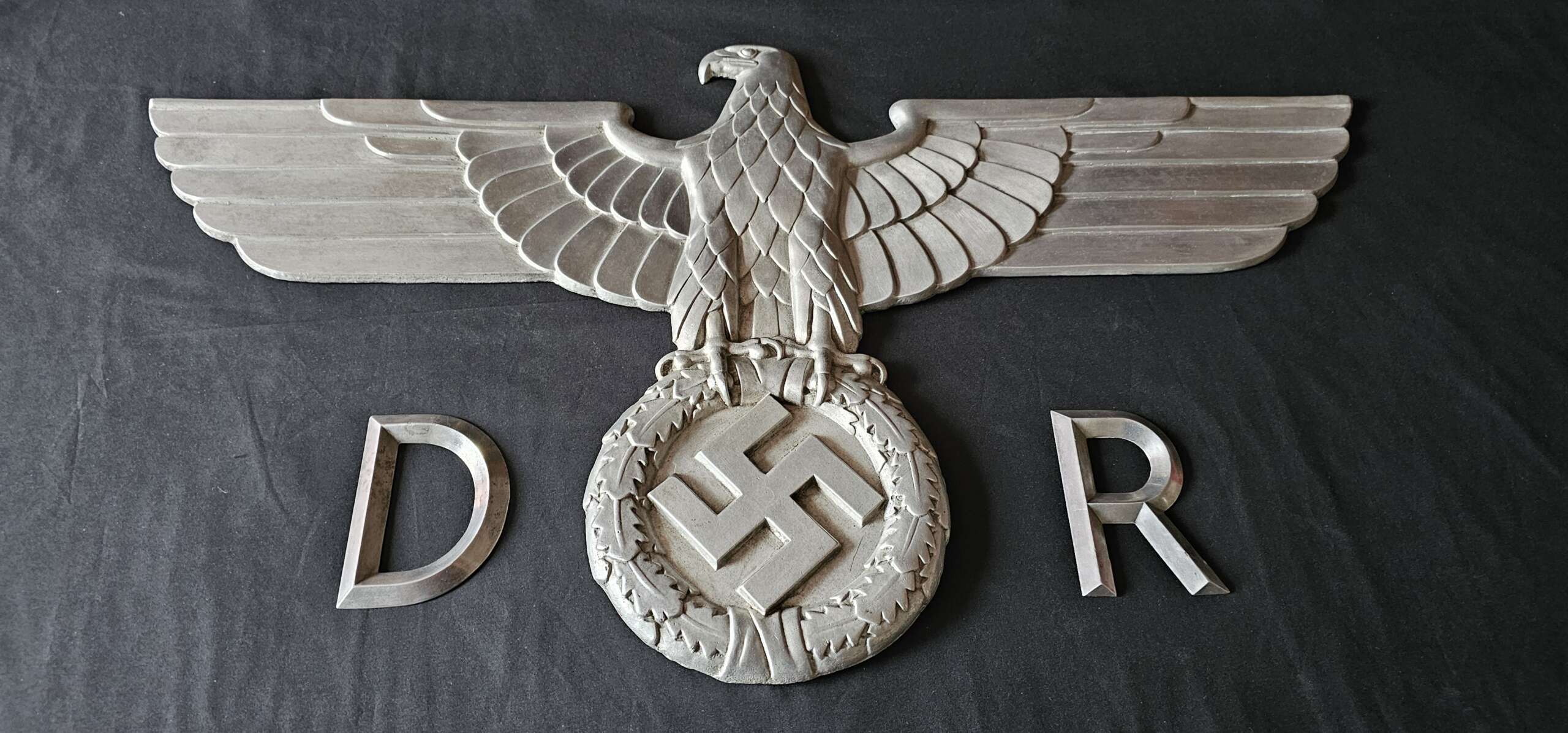 DEUTSCHE REICHSBAHN ADLER, 28,1/2″ (72.5cm) TRAIN EAGLE BY RHEINMETALL BORSIG, COMPLETE WITH IT'S ORIGINAL 'D' & 'R' LETTERS - Image 20