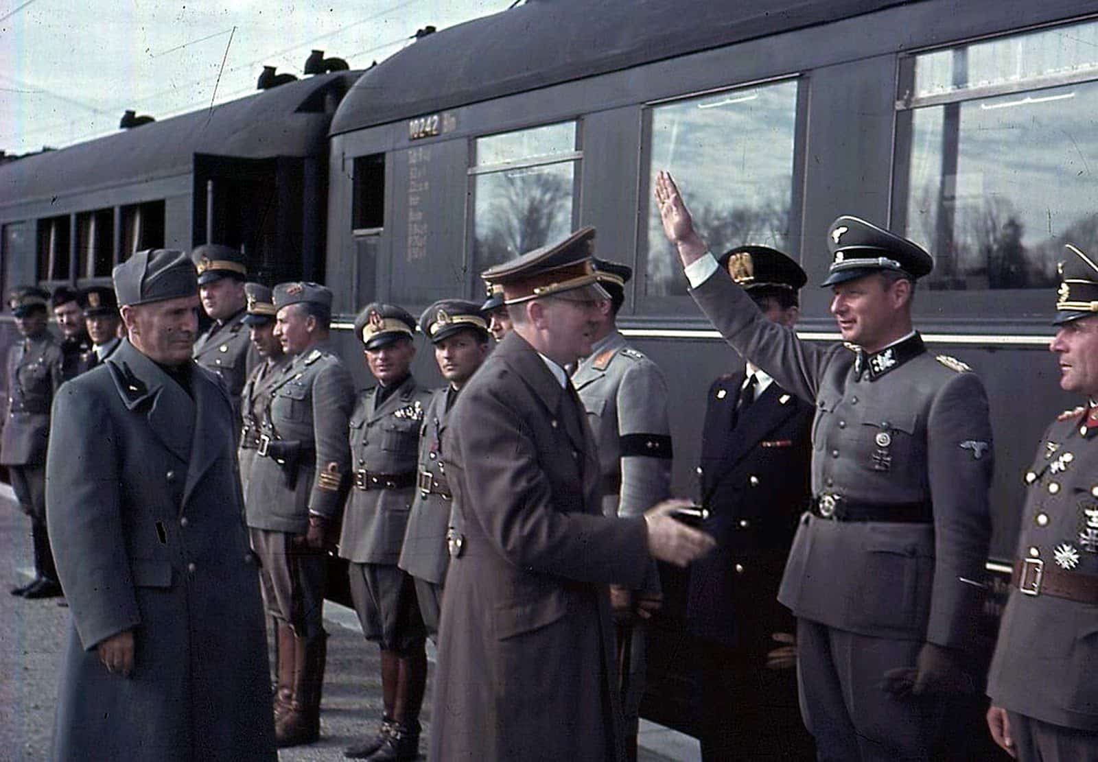 Deutsche Reichsbahn Large Oval Serving Tray from Adolf Hitler's Executive Dining Wagon 10 ‘242’ - Image 7